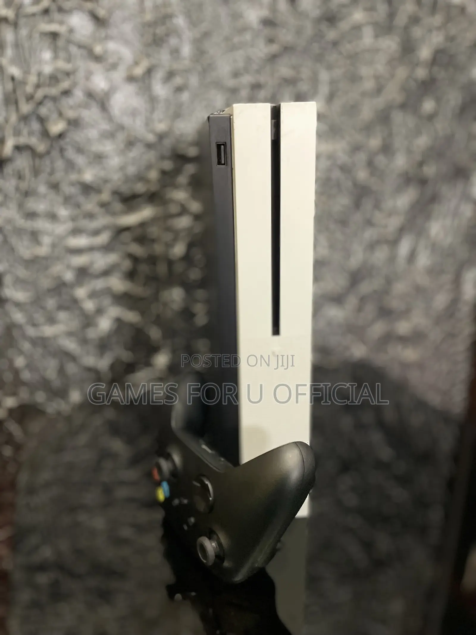 Xbox One S Plus One Black Controller