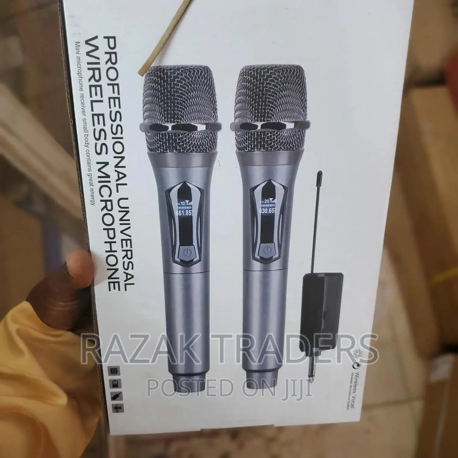 Daul Wirelesmicrophone With Receiver