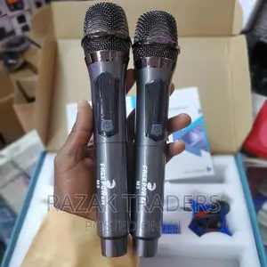 Daul Wirelesmicrophone With Receiver