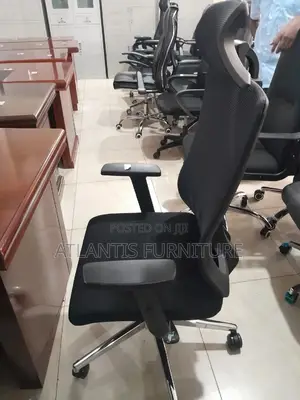 Nice Holding Back Office Chair
