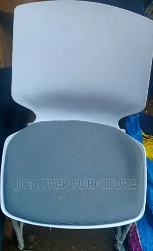 Plastic Bar and Restaurant Chair.