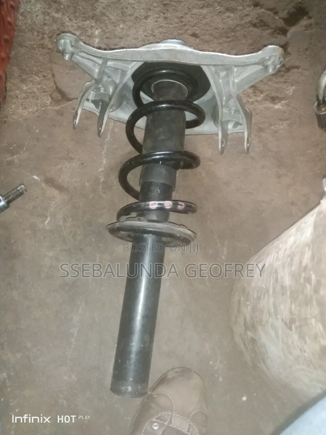 Alt Audi A4 Front Shock