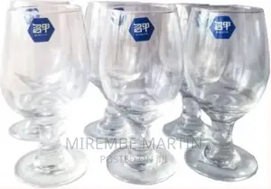 Lightbox
6 Pieces Set of Clear Wine Glasses
