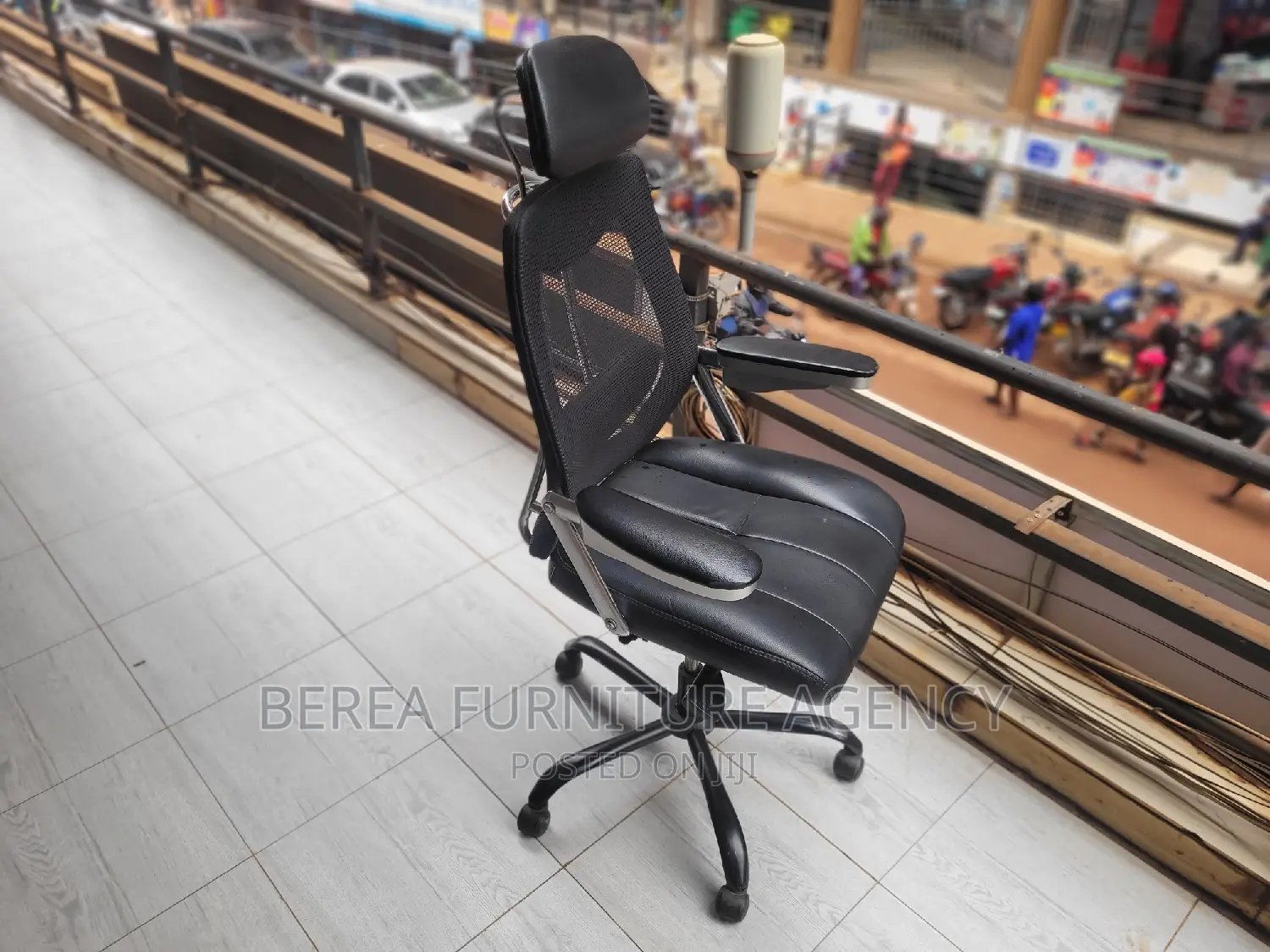 Adjustable Mesh Office Chair