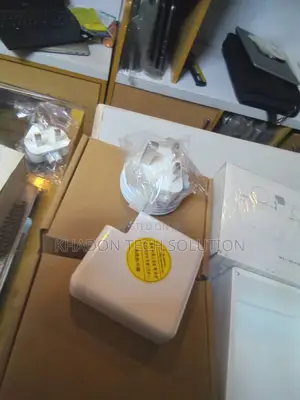 140w USB C Power Adapter