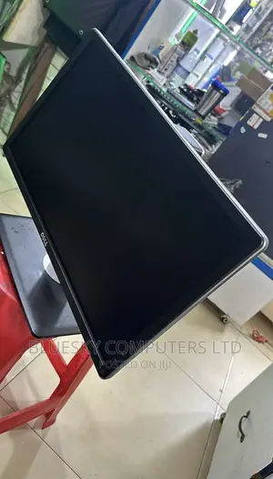 22.5 Inches Dell Monitor