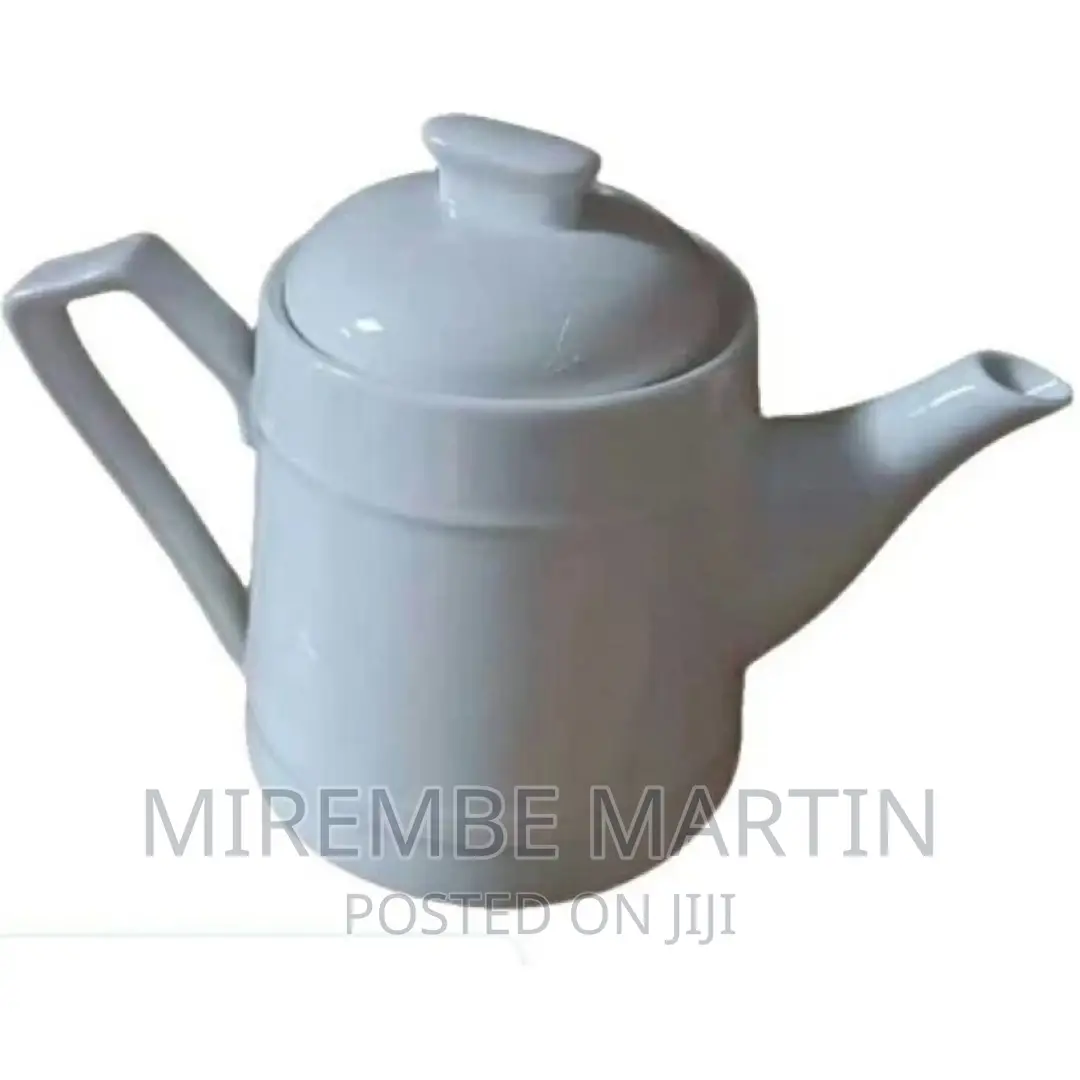 Round Ceramic Teapot, 26 Ounces –