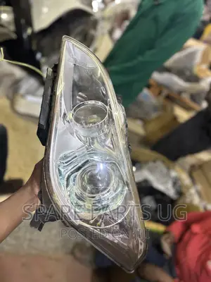 Nissan Fuga 2010 - 2014 Headlight