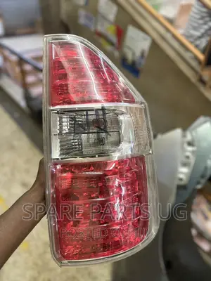 Noah 2008 - 2010 Rearlight