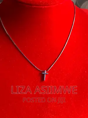 Simple Lady’S Necklaces With a Cross Pendant