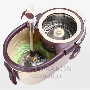 Spinning Mopper With a Bucket