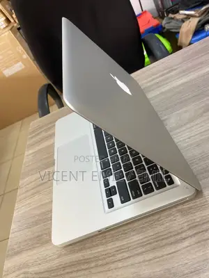 Laptop Apple MacBook Pro 4GB Intel Core I5 HDD 500GB
