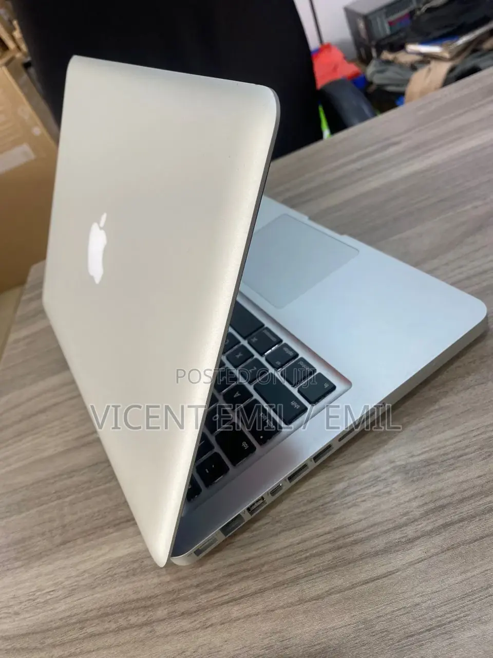 Laptop Apple MacBook Pro 4GB Intel Core I5 HDD 500GB