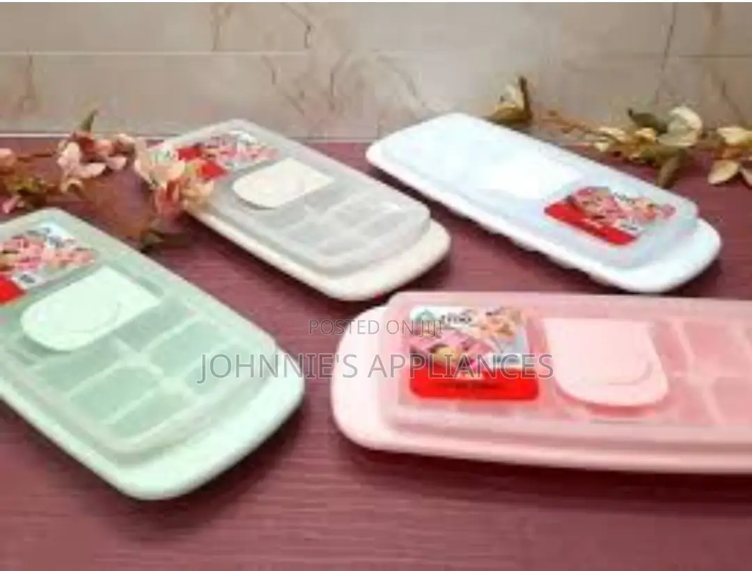 Plastic Ice Cubes Trays
