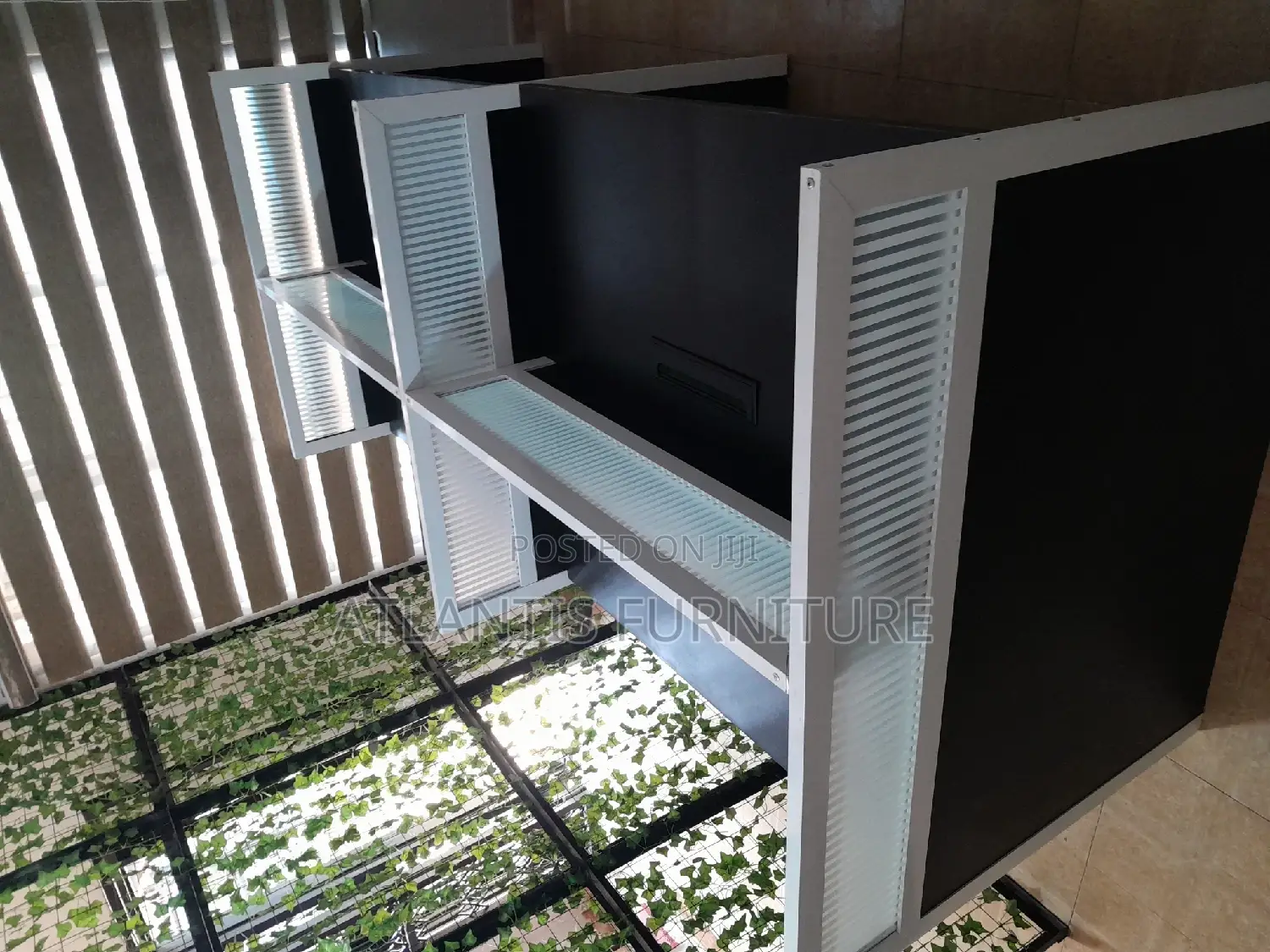 Top Glass Local Workstation 4 Seater