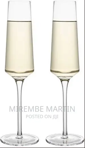 Seamless Tower Sparkling Wine Glasses