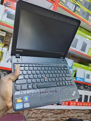 Laptop Lenovo ThinkPad X131e 4GB Intel Core I3 HDD+SSD 320GB