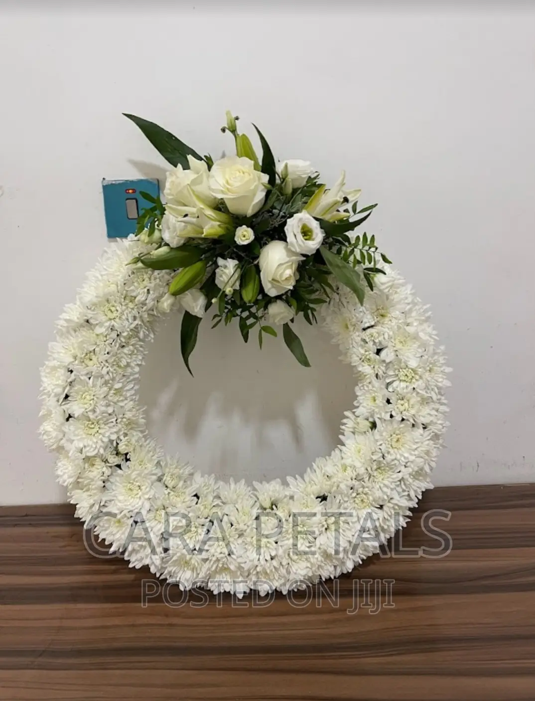 Round Standing Wreath
