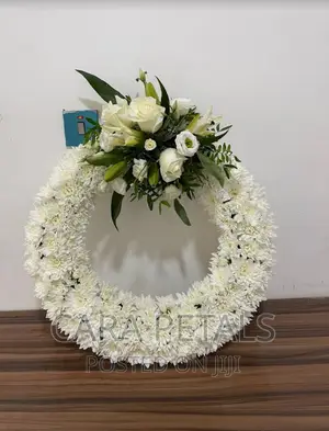 Round Standing Wreath