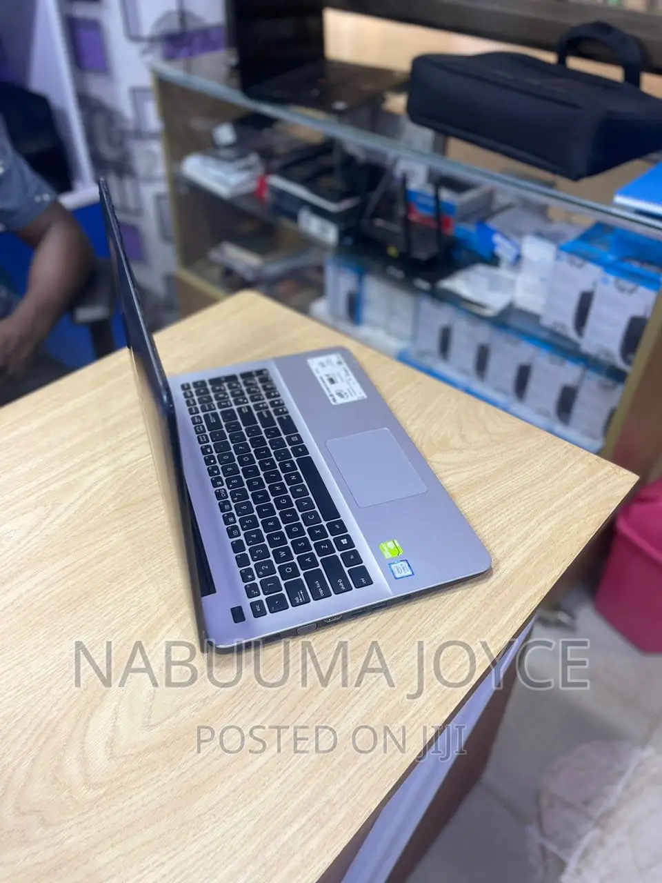 New Laptop Dell XPS 12 9250 8GB Intel Core I7 HDD 512GB