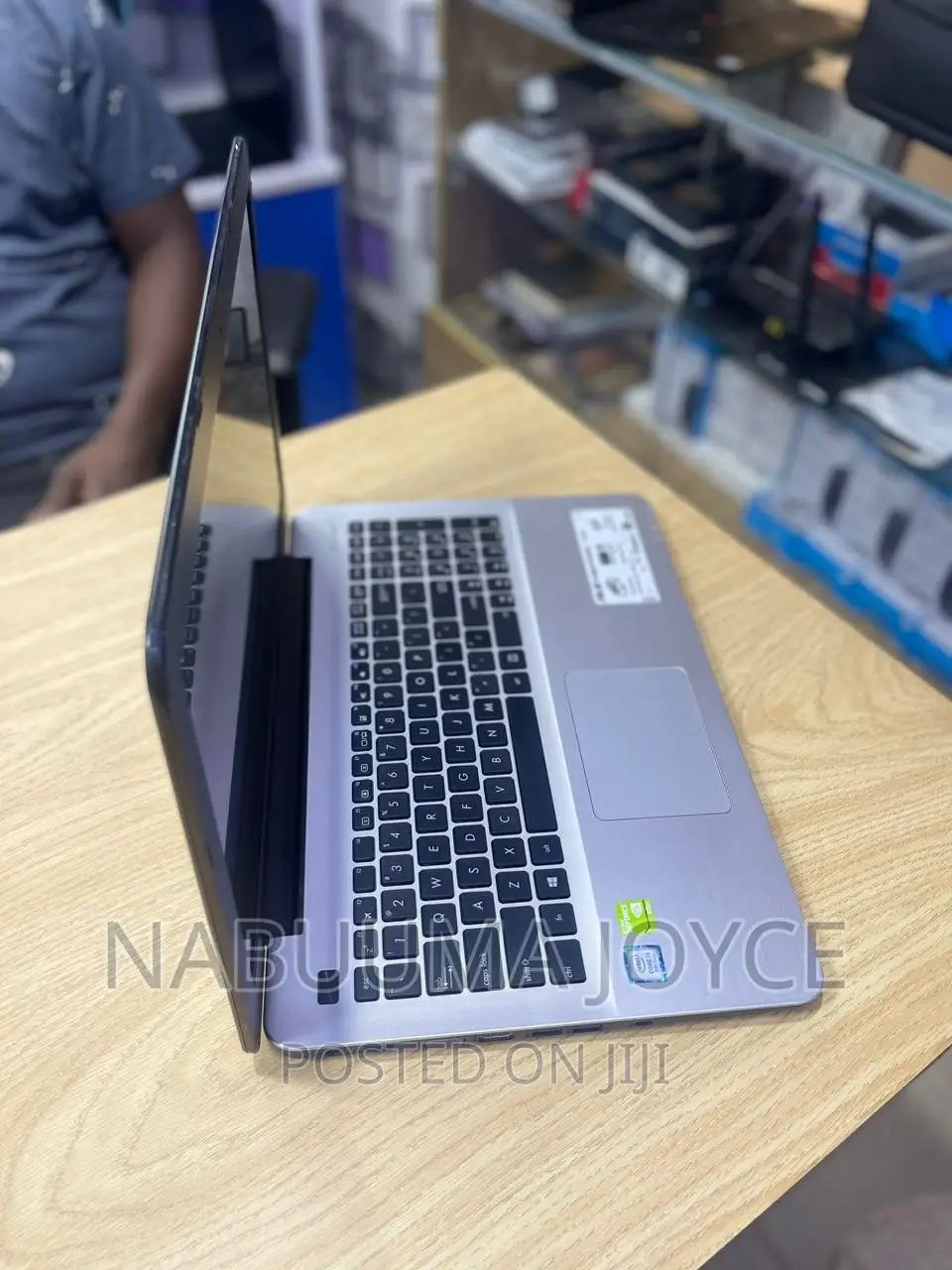 New Laptop Dell XPS 12 9250 8GB Intel Core I7 HDD 512GB