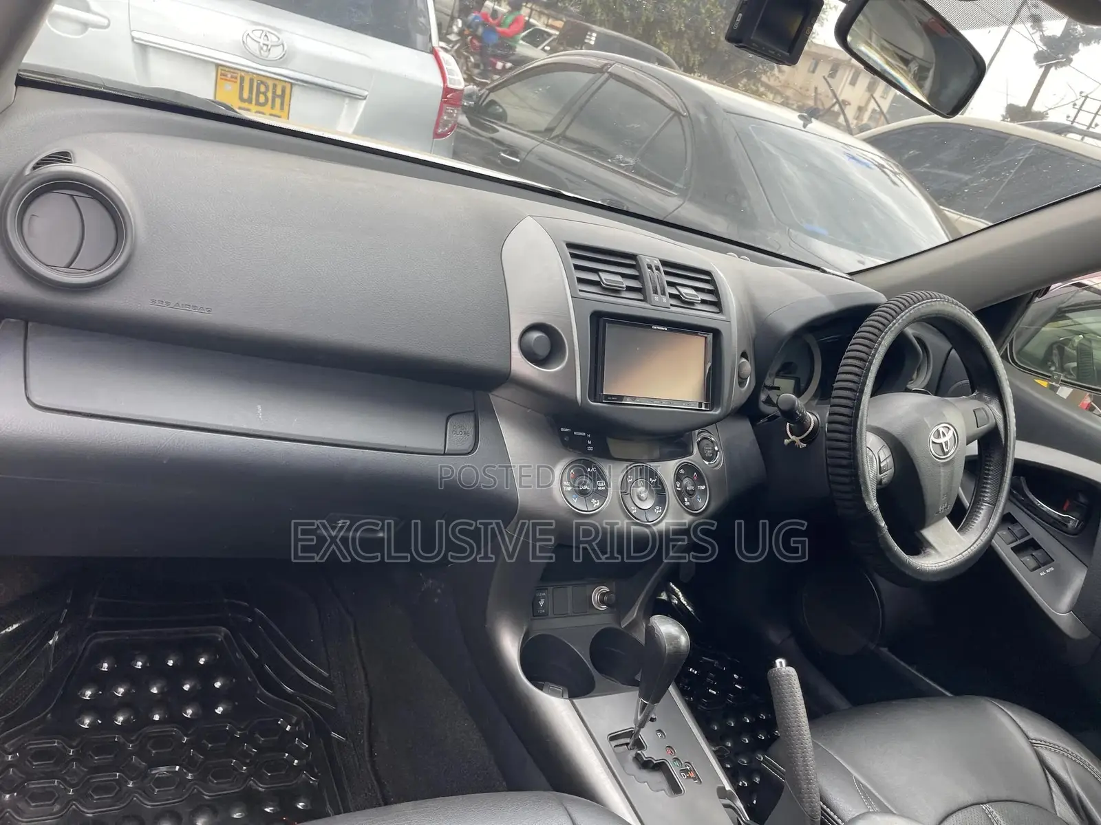 Toyota Vanguard 2012 White