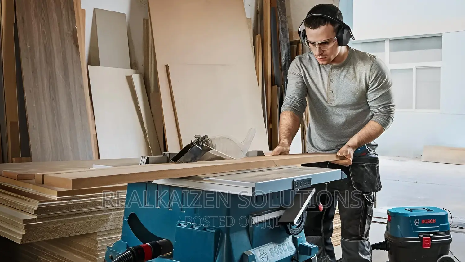 German BOSCH Professional 254mm Electric Table Saw 1800W