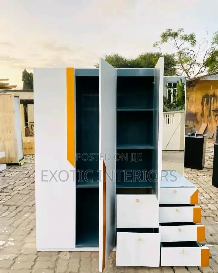 Wardrobe Of5x6feet Call