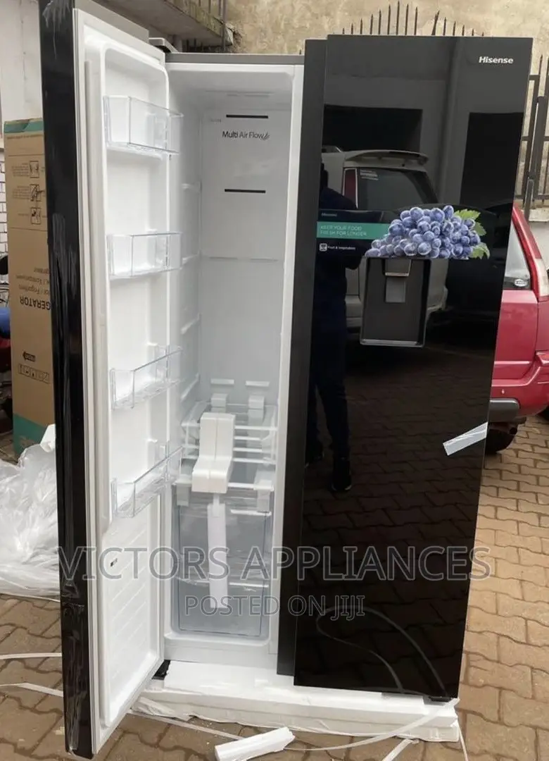 Hisense 670L Side by Side Refrigerator Black