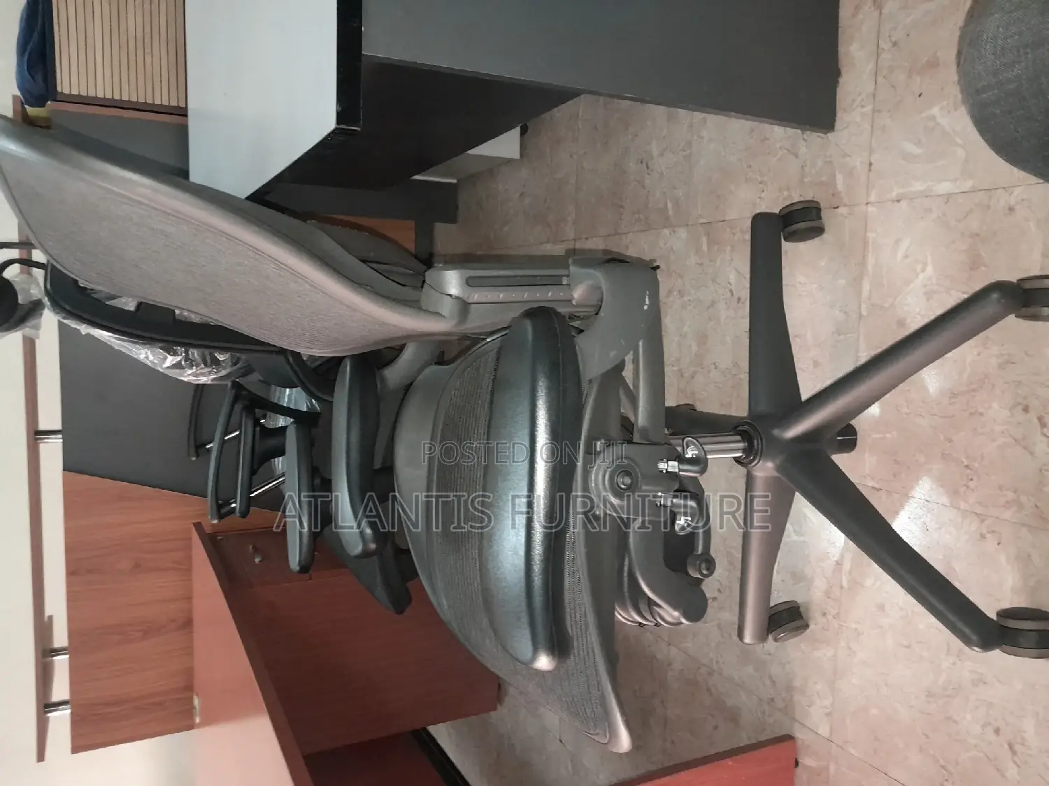 Executive Smart Office Chair Aman Miller.