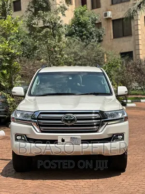 Toyota Land Cruiser 4.0 V6 GXR 2017 White