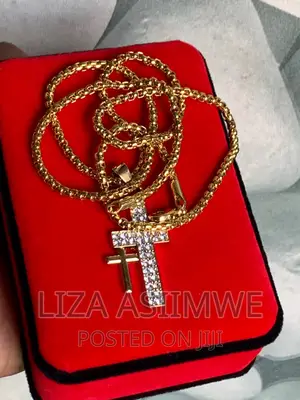 Men’S Necklaces With a Cross Pendant
