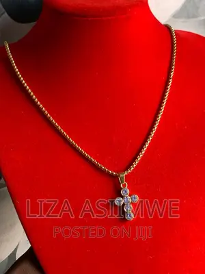 Simple Men’S Necklaces With a Cross Pendant