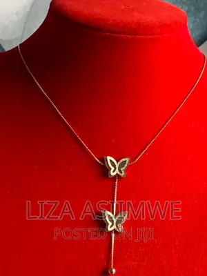Lady’S Simple and Elegant Necklaces