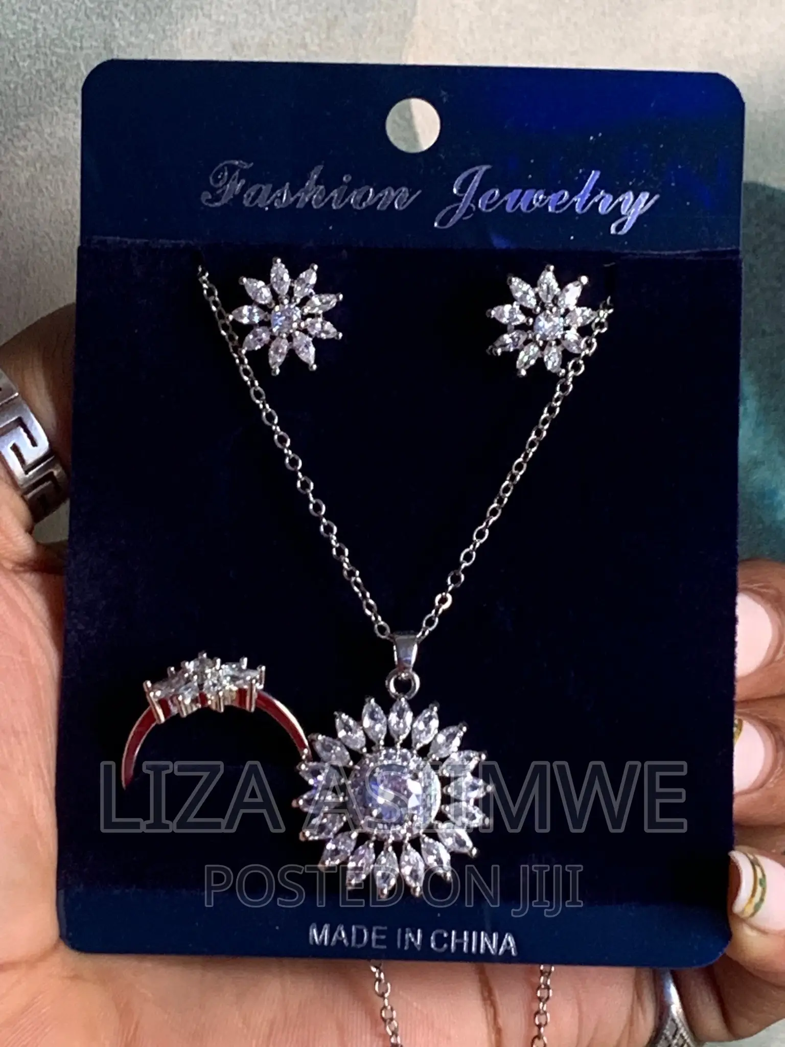 Lady’S Classy and Unique Necklaces