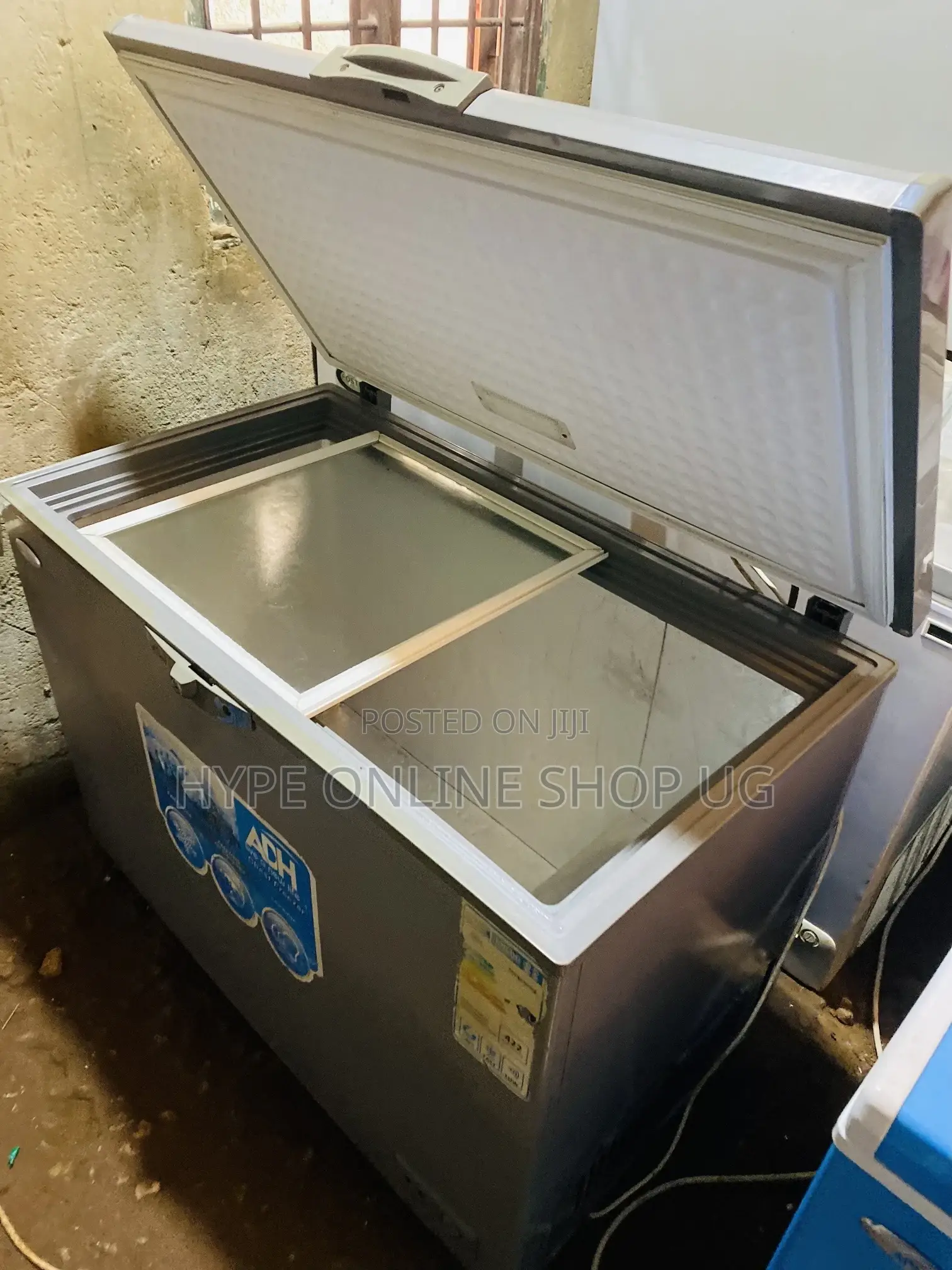 350L Adh Deepfreezer at 950000