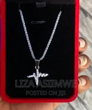 Lady’S Necklaces With a Lifeline Pendant