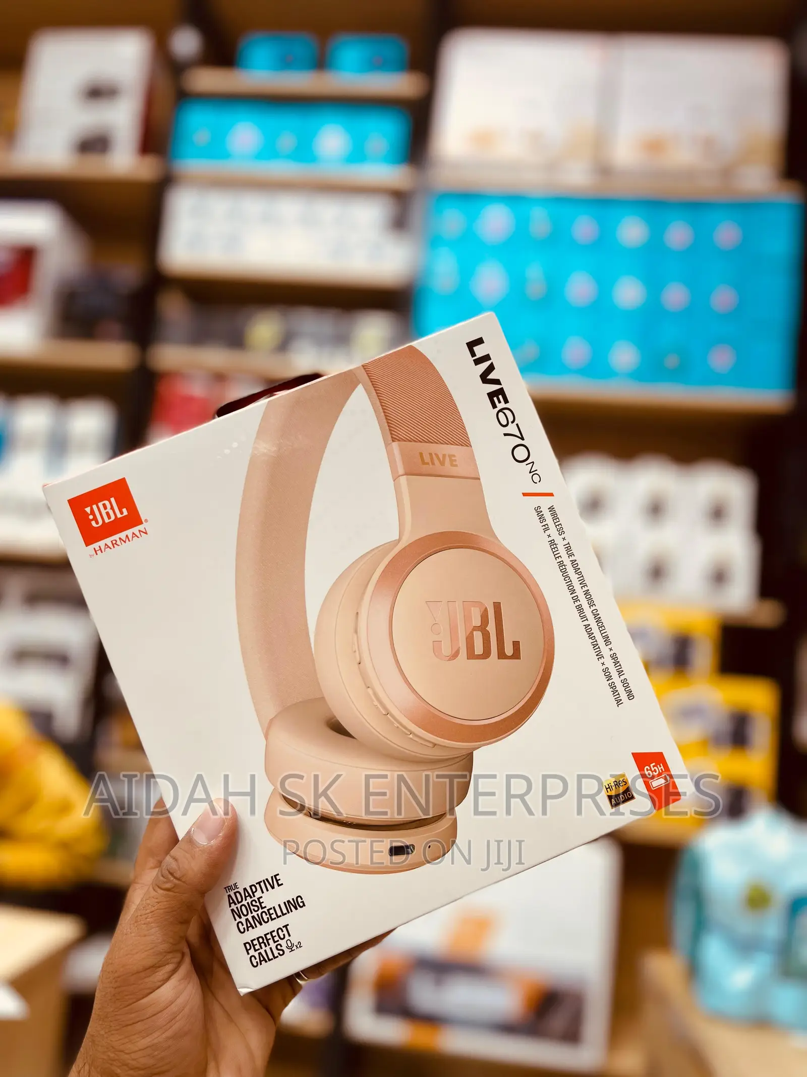 JBL Live 670 Wireless Headphones