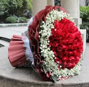 Flower Bouquet Specialist.