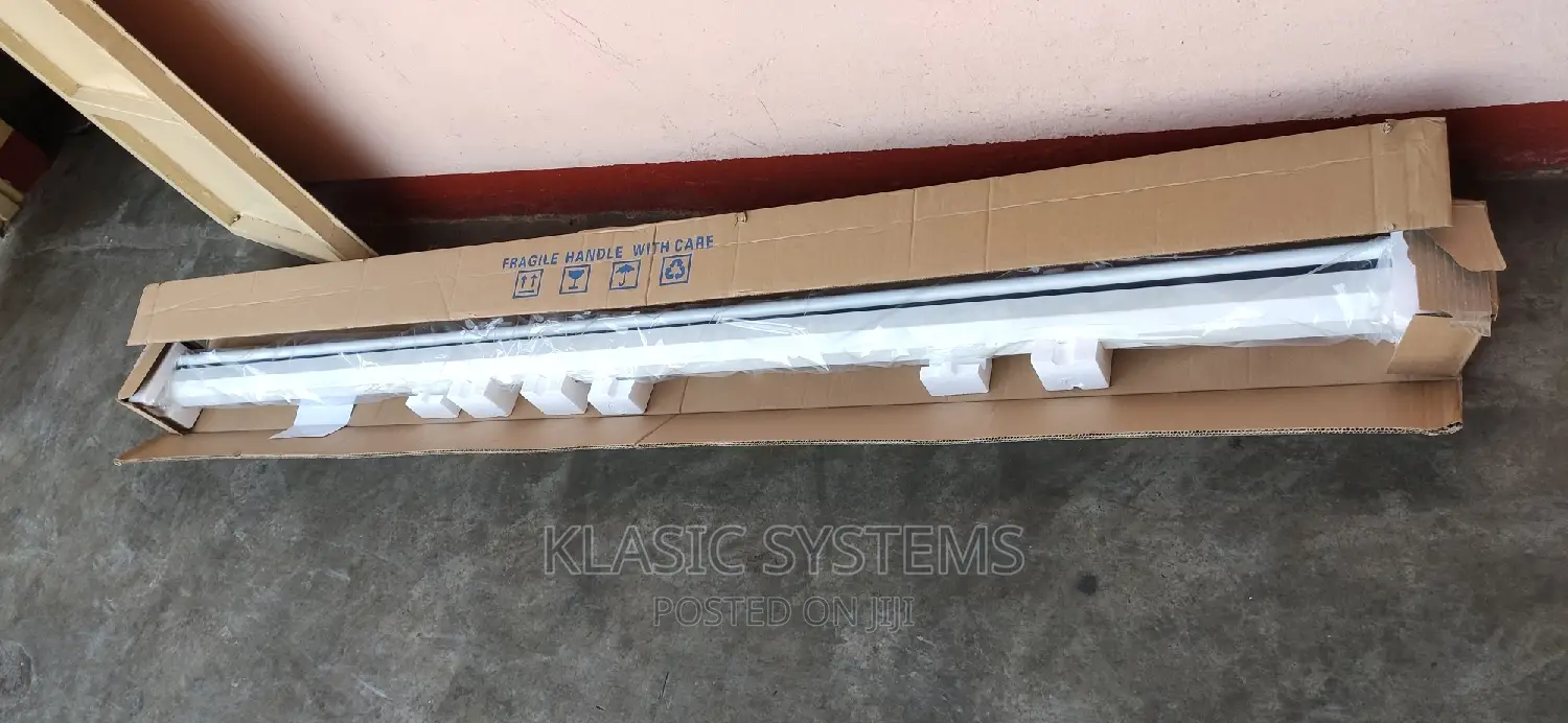Projector Screen 180 by 180 