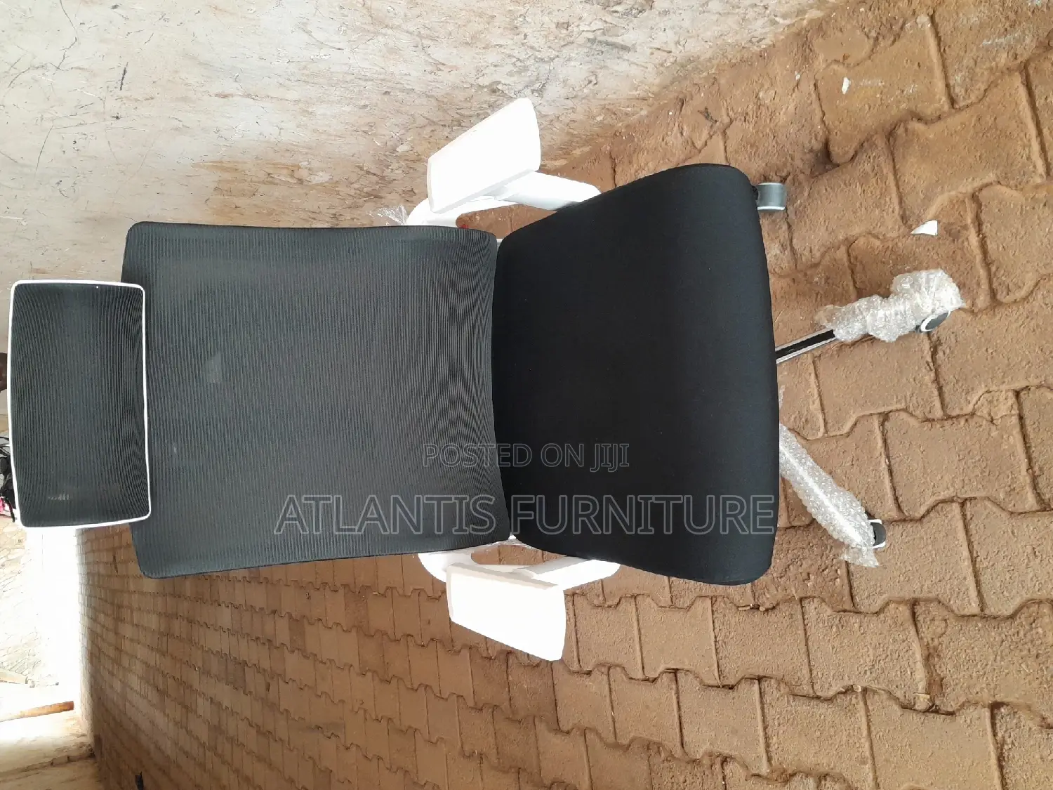 White Back and Hands Office Chair