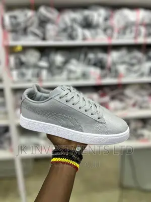 Puma Sneakers