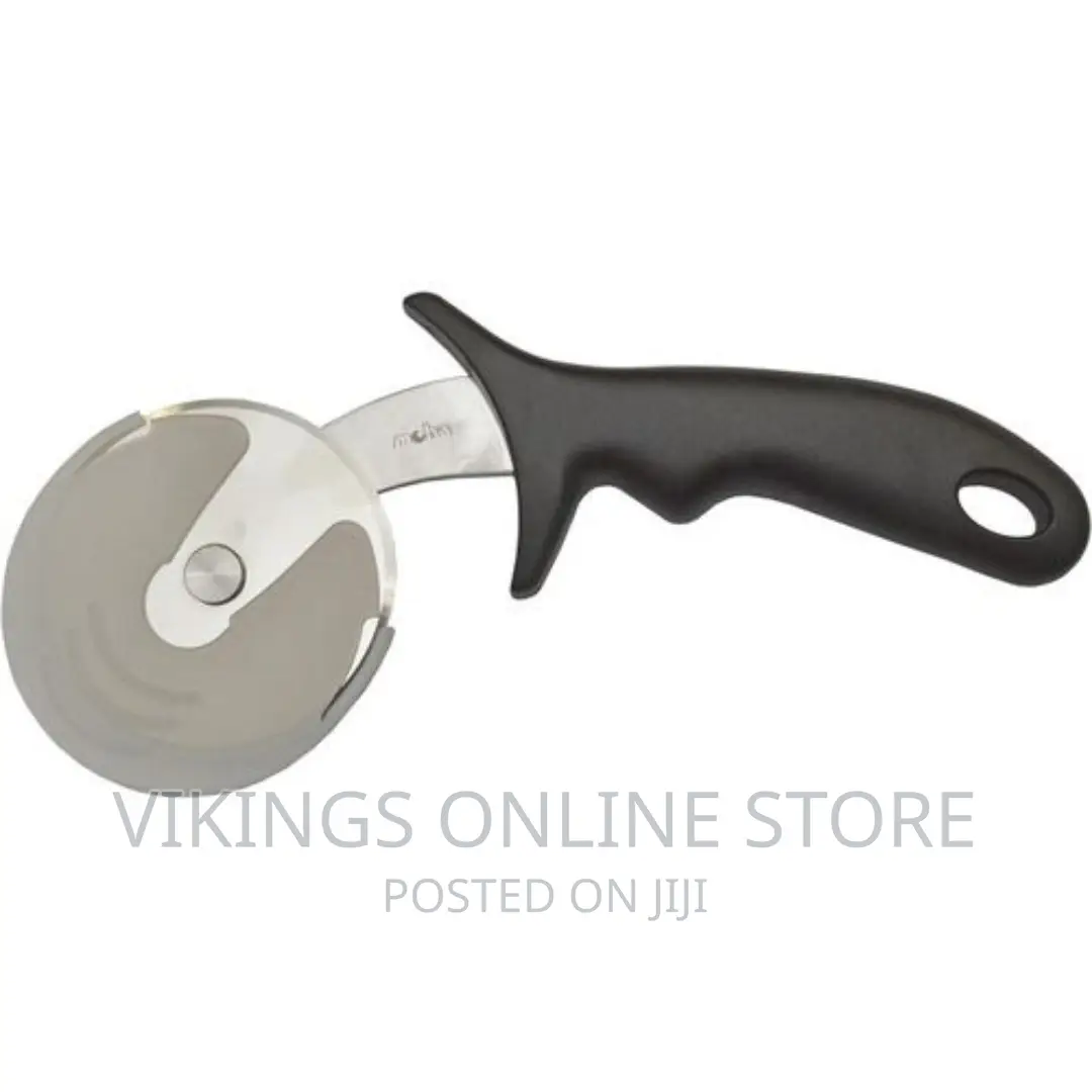 Stainless Steel Pizza Cutter Wheel With Handle- Black