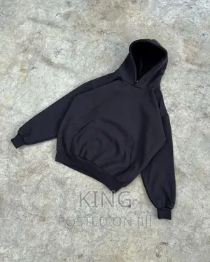 Hoodie in Black