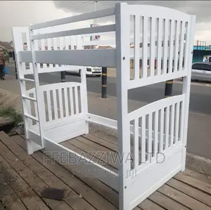 Batten All White Decker Bed