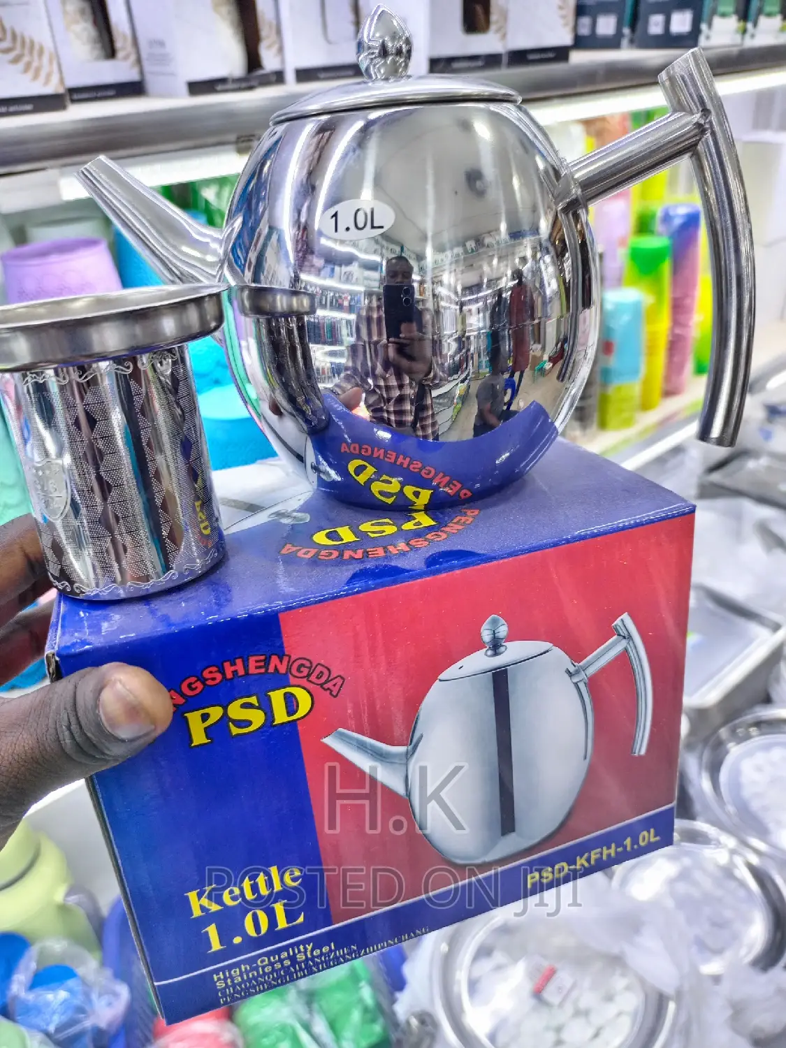 1L Stainless Steel Tea Pot With a Strainer Inside
