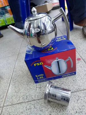 1L Stainless Steel Tea Pot With a Strainer Inside