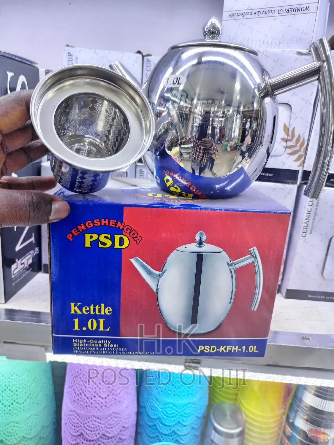 1L Stainless Steel Tea Pot With a Strainer Inside