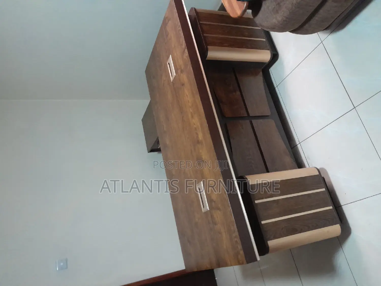 Gold Stripes Executive Office Desk. (160cm)