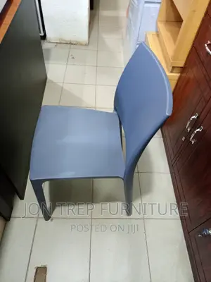 Plastic Restaurant Chair